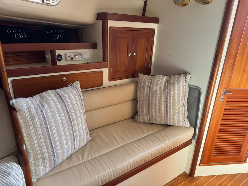 Slide: The Image of Little Harbor Whisper Jet 34 2000 - 16