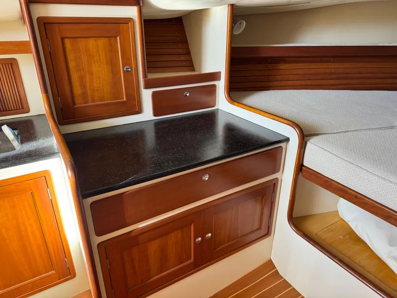 Slide: The Image of Little Harbor Whisper Jet 34 2000 - 17