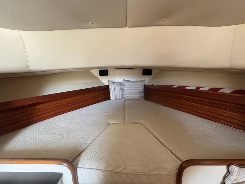 Slide: The Image of Little Harbor Whisper Jet 34 2000 - 19