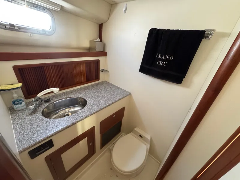 Slide: The Image of Little Harbor Whisper Jet 34 2000 - 22