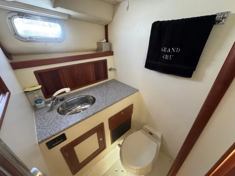 Slide: The Image of Little Harbor Whisper Jet 34 2000 - 23