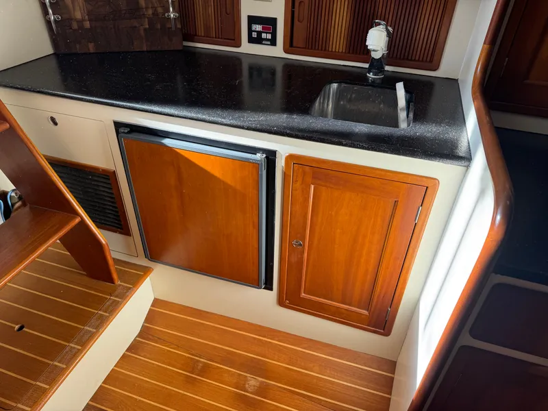 Slide: The Image of Littlel Harbor WhisperJet 34 2000 - 15