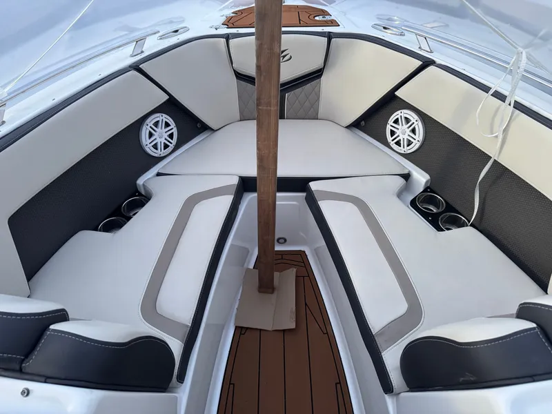 Slide: The Image of Monterey 235SS Super Sport 2022 - 3