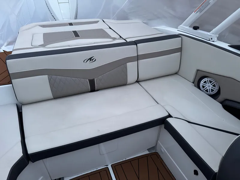 Slide: The Image of Monterey 235SS Super Sport 2022 - 9