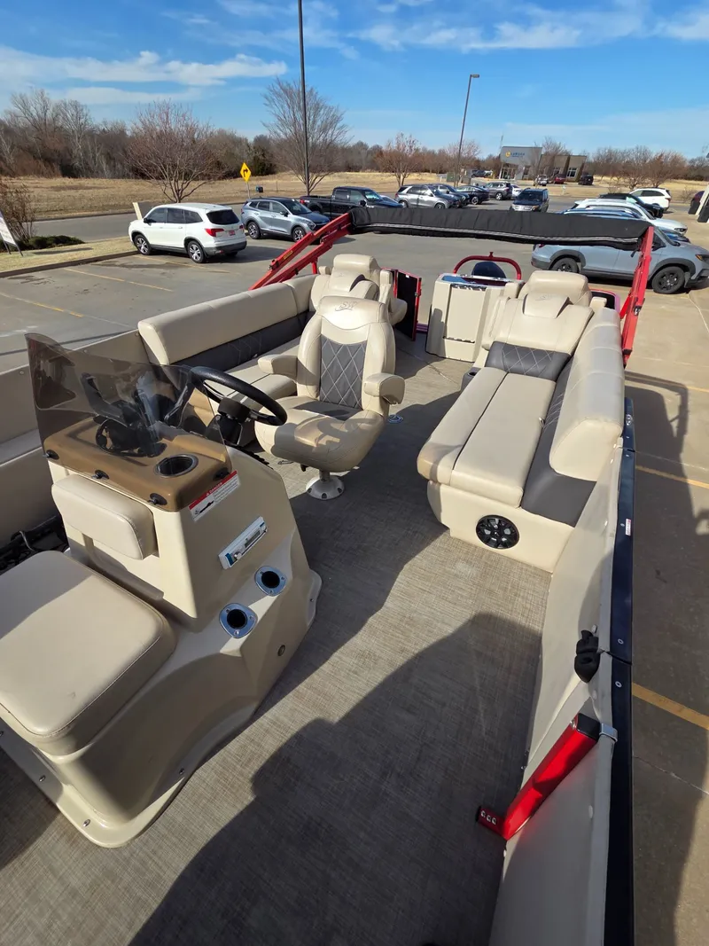 Slide: The Image of Silver Wave 230 Grand Costa CC 2018 - 11