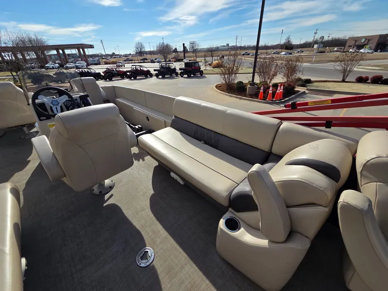 Slide: The Image of Silver Wave 230 Grand Costa CC 2018 - 16