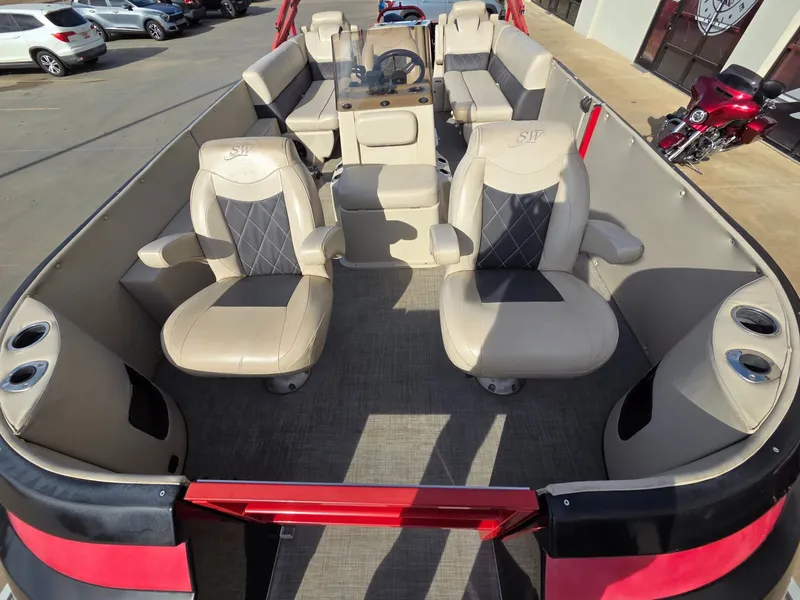 Slide: The Image of Silver Wave 230 Grand Costa CC 2018 - 18