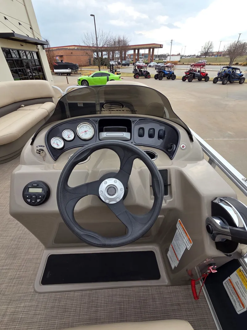 Slide: The Image of Sun Tracker Party Barge 18 DLX 2021 - 11