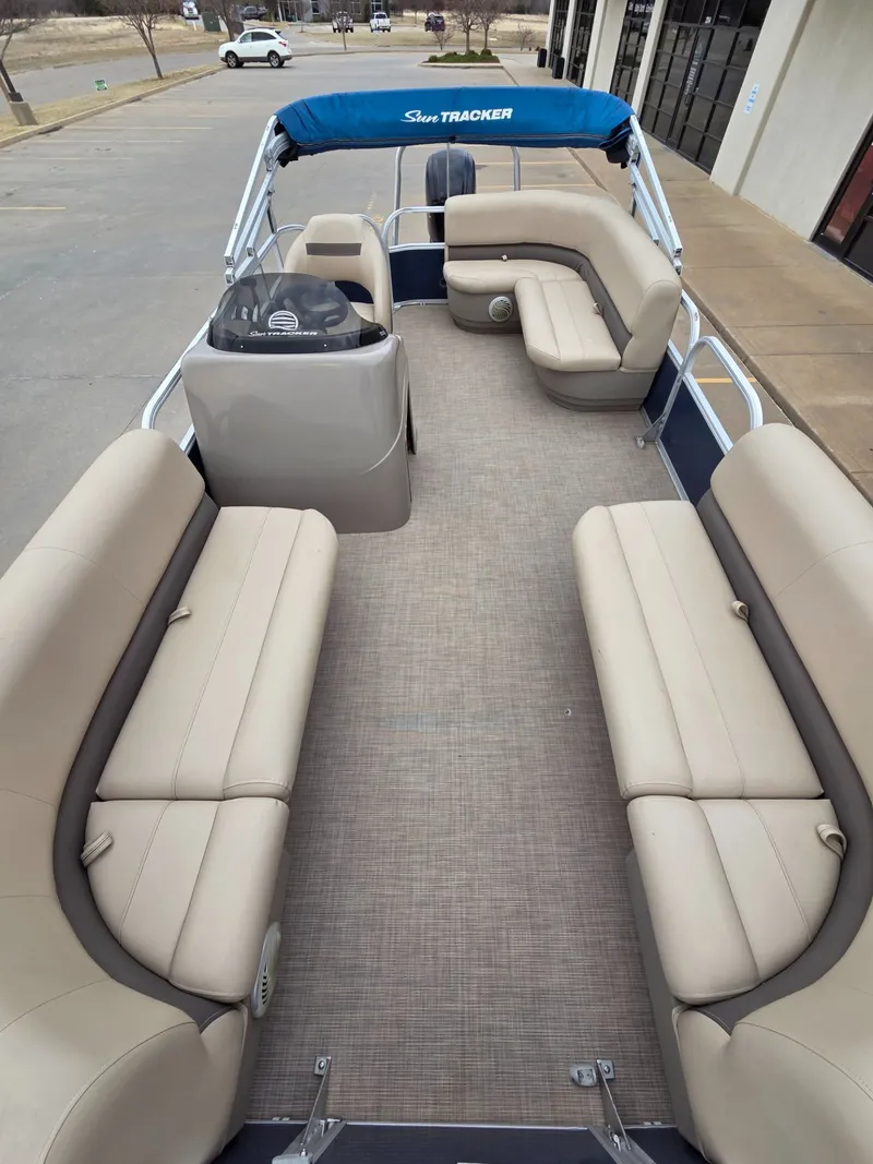 Slide: The Image of Sun Tracker Party Barge 18 DLX 2021 - 9