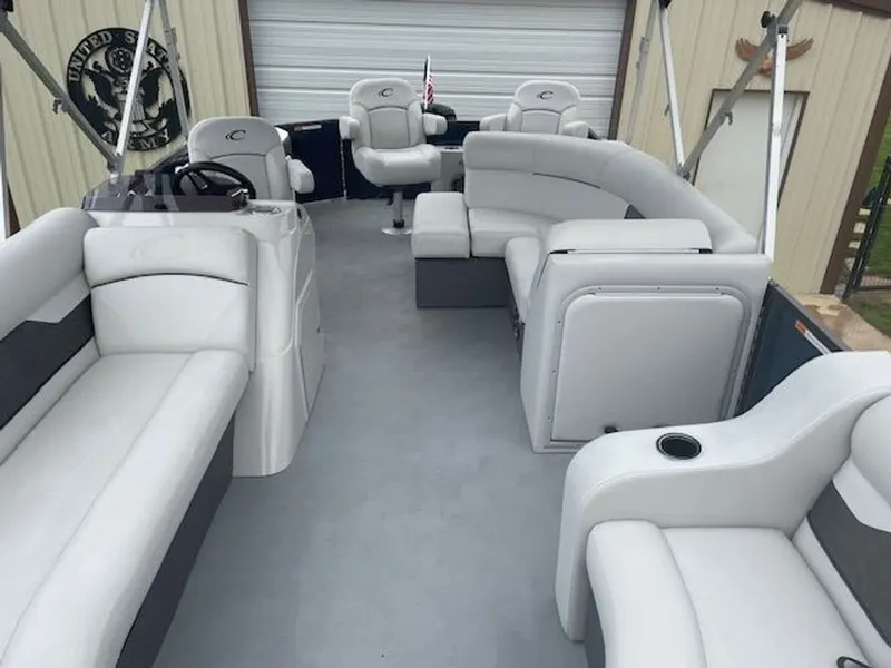 Slide: The Image of Crest Classic LX Fish 2021 - 6