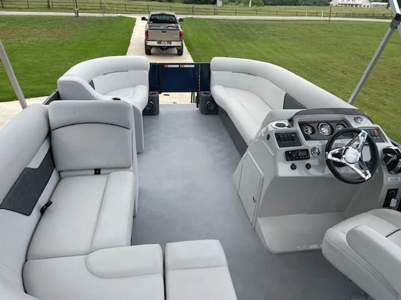 Slide: The Image of Crest Classic LX Fish 2021 - 7