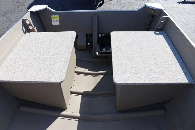 Slide: The Image of Smoker Craft Voyager 16 2025 - 12