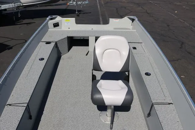 Slide: The Image of Smoker Craft Angler 16 T 2025 - 11