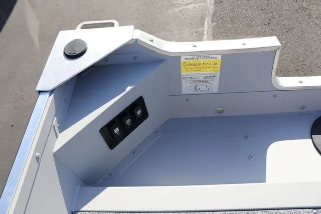 Slide: The Image of Smoker Craft Angler 16 T 2025 - 10