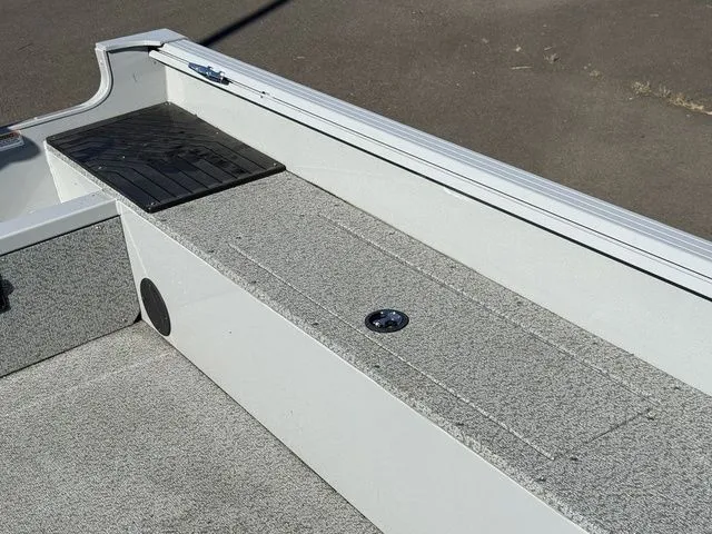 Slide: The Image of Smoker Craft Freedom 180 T 2024 - 19