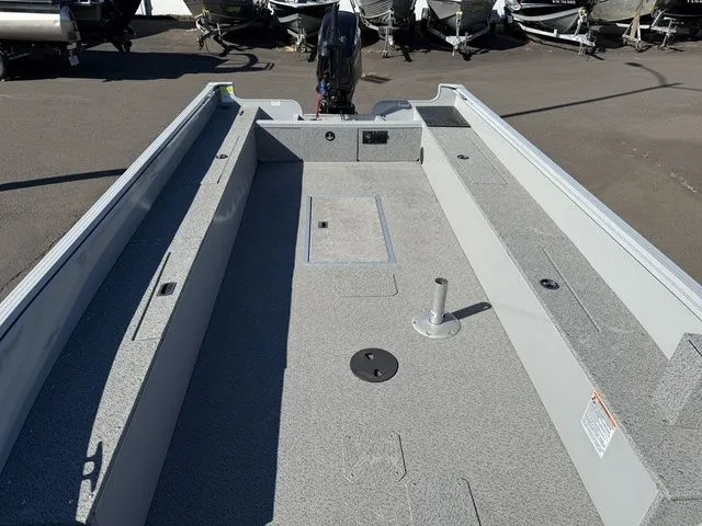 Slide: The Image of Smoker Craft Freedom 180 T 2024 - 9