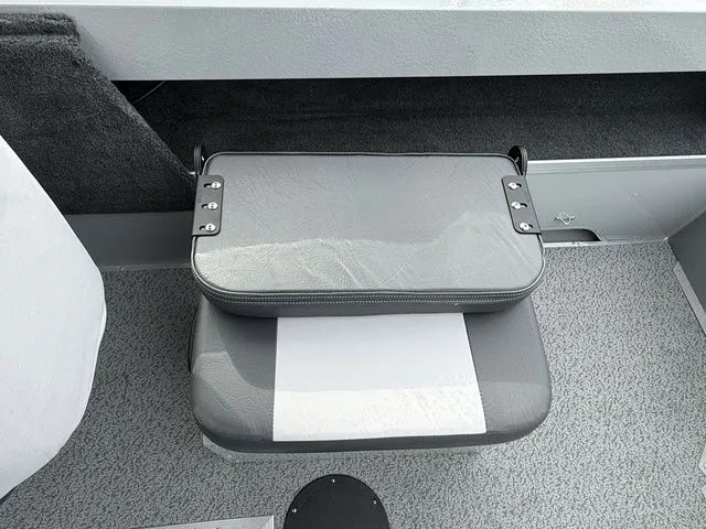 Slide: The Image of Smoker Craft Osprey 162 2025 - 12