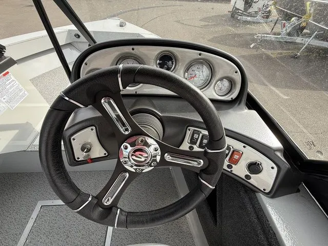 Slide: The Image of Smoker Craft Osprey 162 2025 - 6