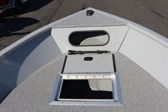 Slide: The Image of Smoker Craft Pro Lodge 160 2025 - 9