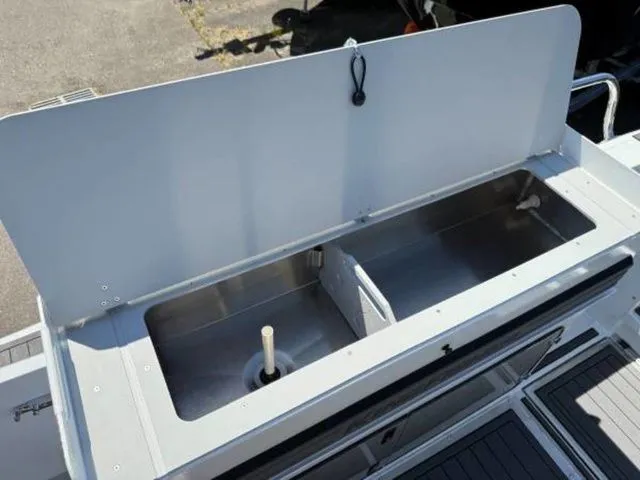 Slide: The Image of Kingfisher XRS 3025 30' 2026 - 21