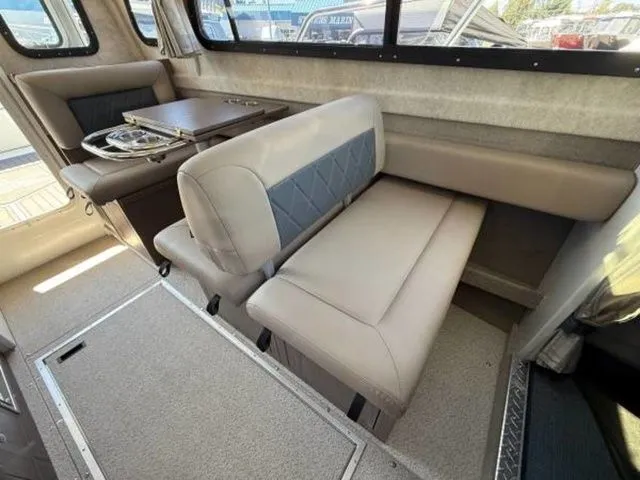 Slide: The Image of Kingfisher XRS 3025 30' 2026 - 9