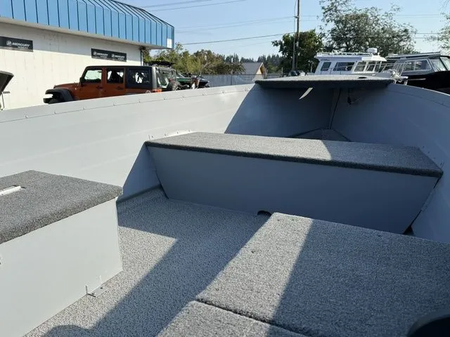 Slide: The Image of Smoker Craft Big Fisherman 14 2025 - 8