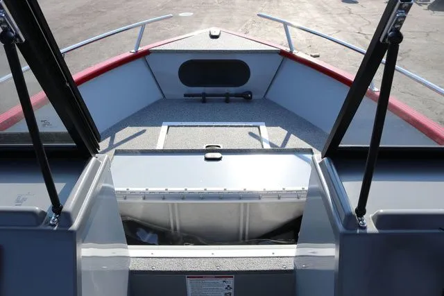 Slide: The Image of Smoker Craft Pro Tracer 162 2026 - 14