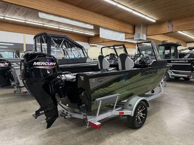 Slide: The Image of Smoker Craft Excursion 166 SC Pro 2025 - 10