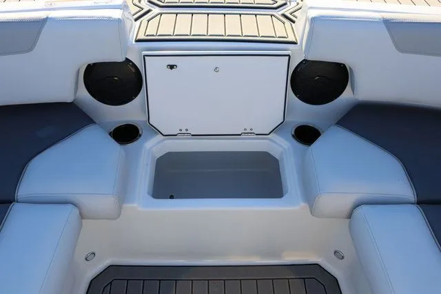 Slide: The Image of Starcraft SVX 211 OB 2026 - 12