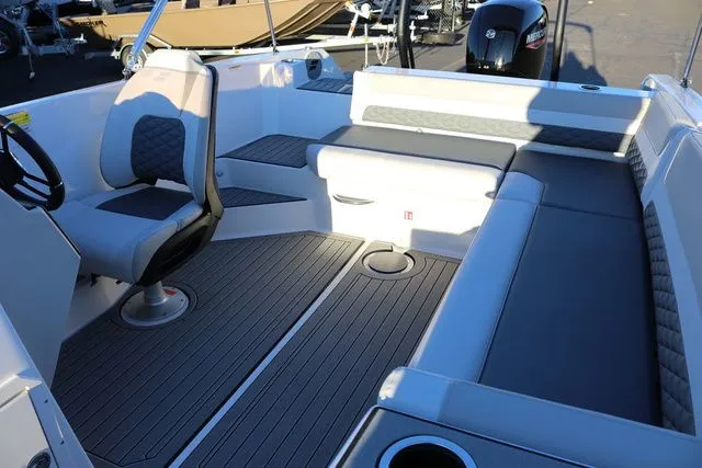 Slide: The Image of Starcraft SVX 211 OB 2026 - 30