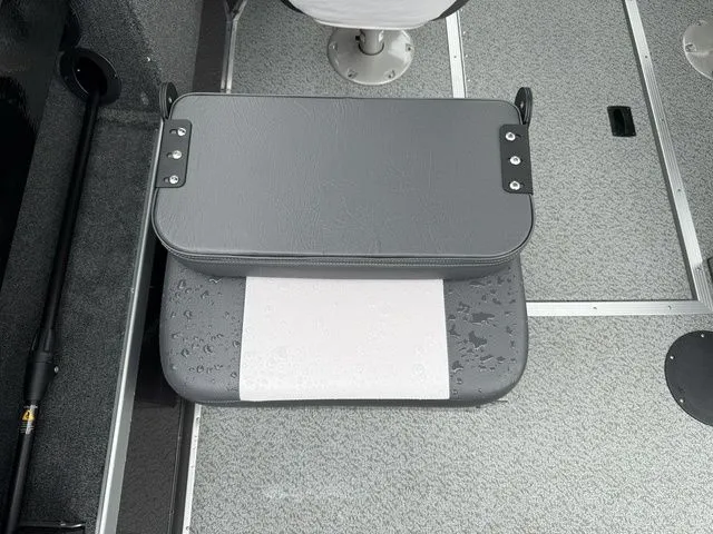 Slide: The Image of Smoker Craft Osprey 172 2026 - 15