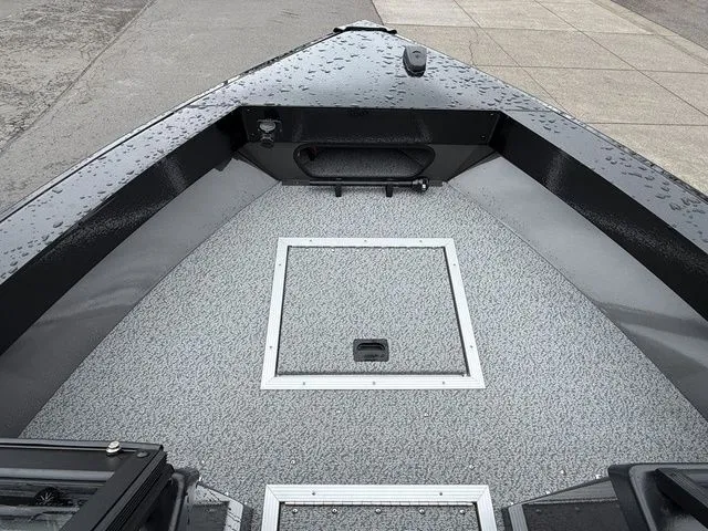 Slide: The Image of Smoker Craft Osprey 172 2026 - 19