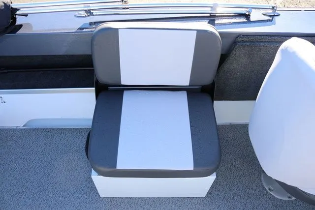 Slide: The Image of Smoker Craft Osprey 162 2026 - 14