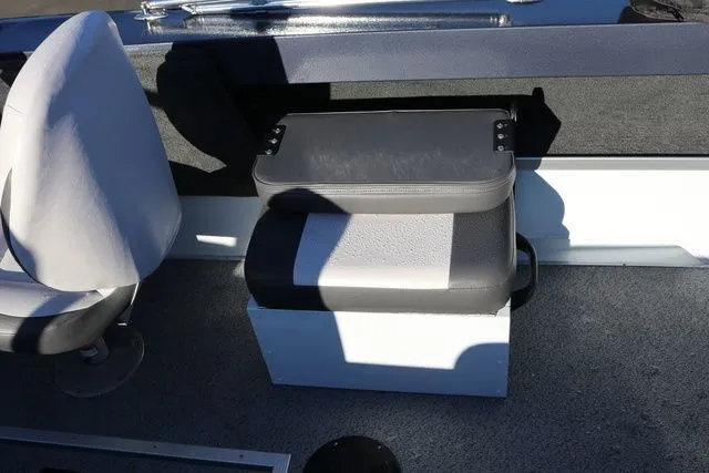 Slide: The Image of Smoker Craft Osprey 162 2026 - 25