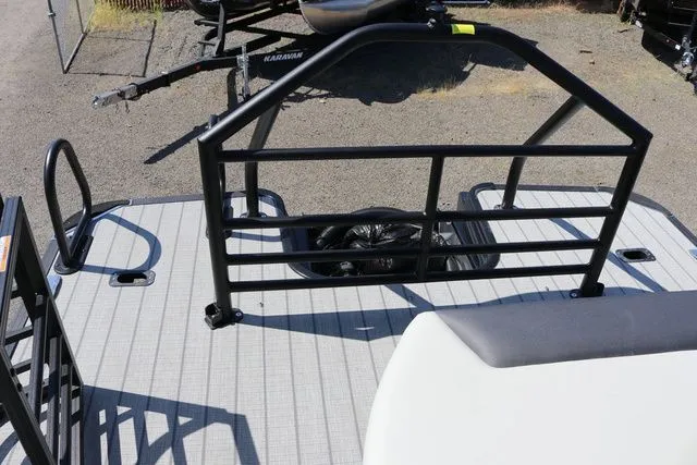 Slide: The Image of SunChaser Geneva Sport 23 SB DH Tritoon 2025 - 23