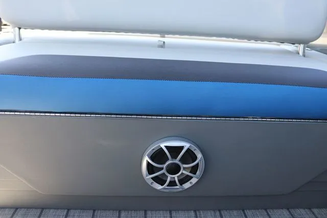 Slide: The Image of SunChaser Geneva Sport 23 SB DH Tritoon 2025 - 30