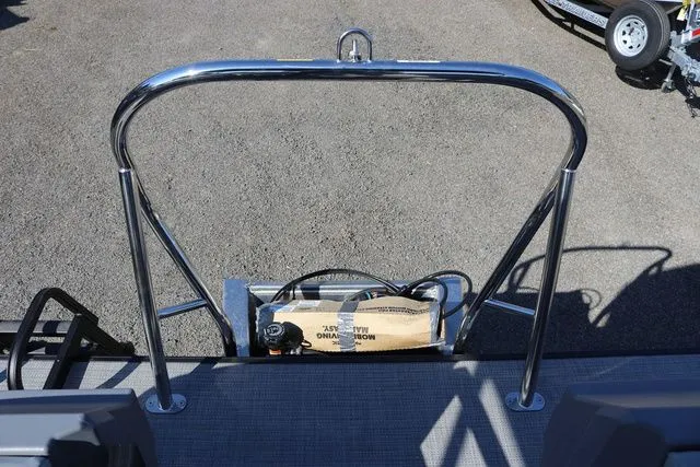 Slide: The Image of SunChaser Lucerne 22 LR DH 2025 - 28