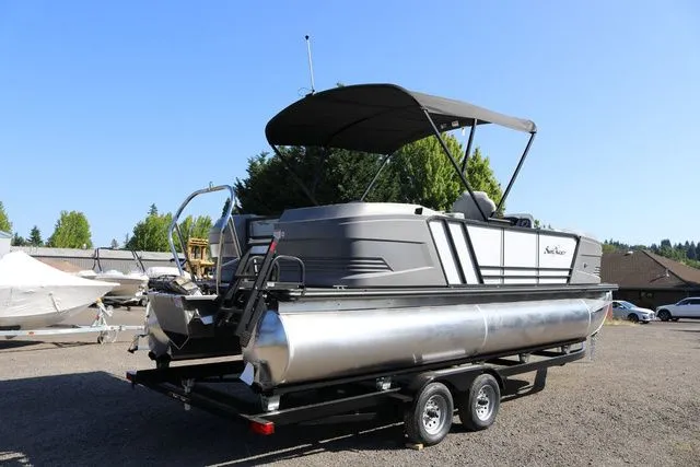 Slide: The Image of SunChaser Lucerne 22 LR DH 2025 - 4