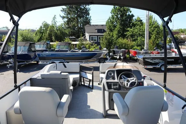 Slide: The Image of SunChaser Lucerne 20 LR DH 2025 - 4