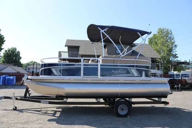 The Image of SunChaser Vista Fish 18 2025 - 1