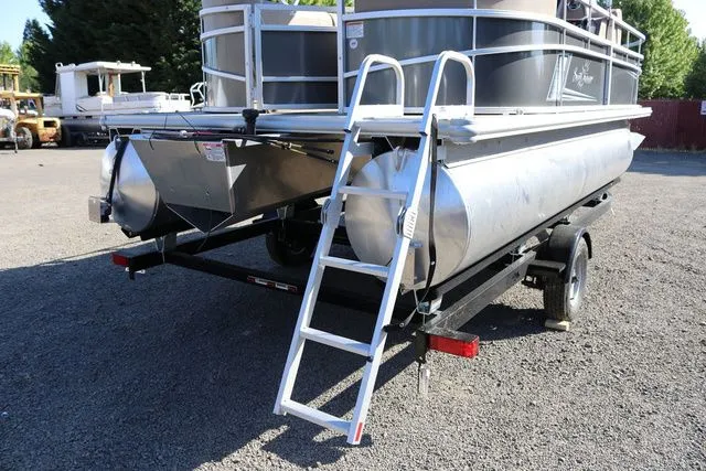 Slide: The Image of SunChaser Vista 18 Fish 2025 - 26