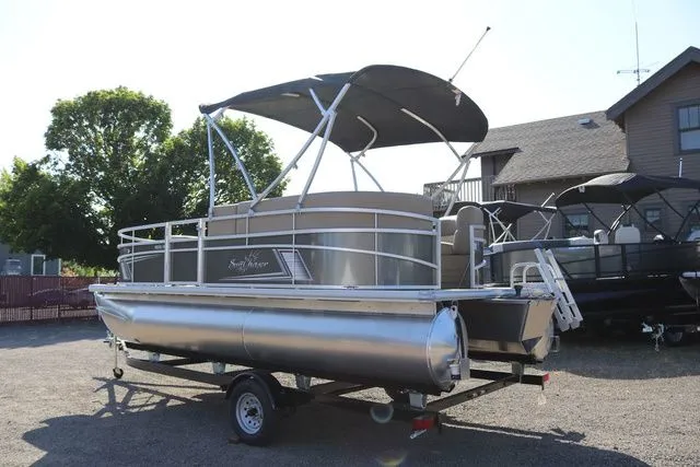 Slide: The Image of SunChaser Vista 18 Fish 2025 - 3