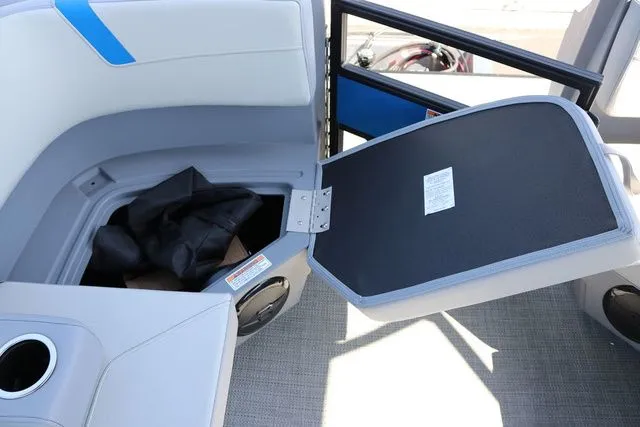 Slide: The Image of SunChaser Lucerne 20 LR DH 2025 - 14