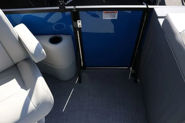 Slide: The Image of SunChaser Lucerne 20 LR DH 2025 - 24