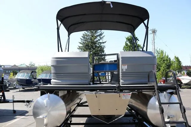 Slide: The Image of SunChaser Lucerne 20 LR DH 2025 - 30