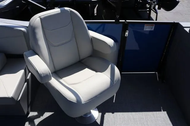 Slide: The Image of SunChaser Lucerne 20 LR DH 2025 - 9