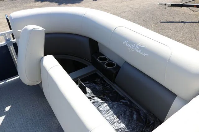 Slide: The Image of SunChaser Vista 18 LR 2025 - 13