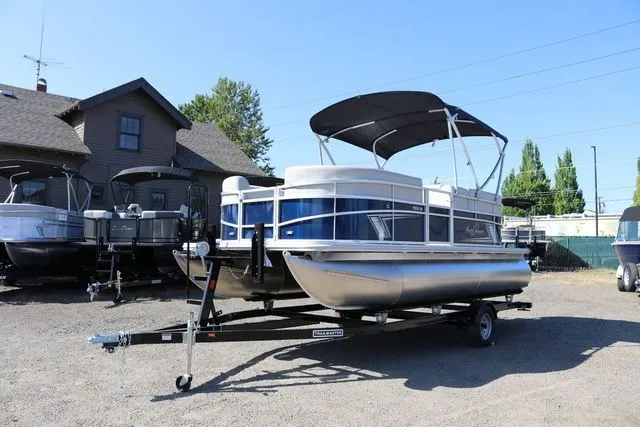 Slide: The Image of SunChaser Vista 18 LR 2025 - 31