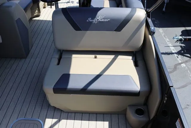 Slide: The Image of SunChaser Geneva Sport 23 LR PSB Tritoon 2025 - 28