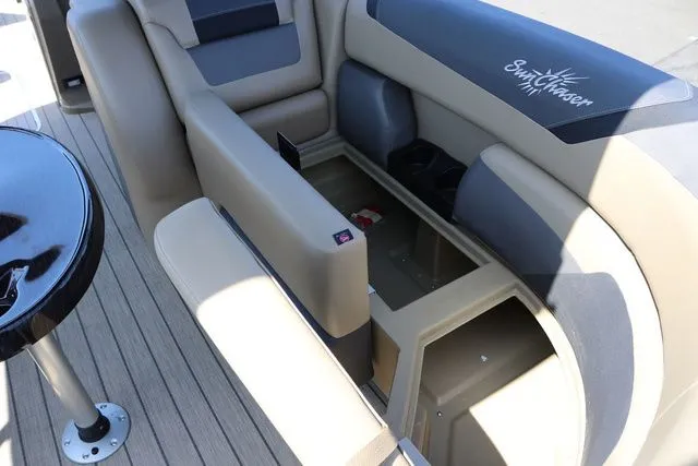 Slide: The Image of SunChaser Geneva Sport 23 LR PSB Tritoon 2025 - 33